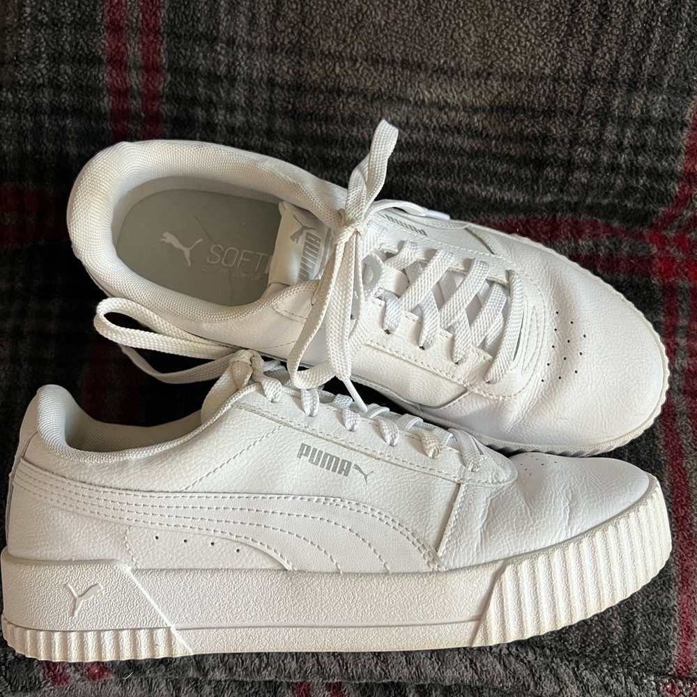 Puma Carina Womens Size 10 White Athletic Shoes Sneakers